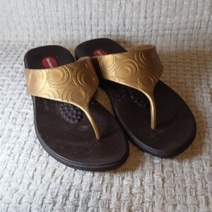 OKABASHI Gold Sandals